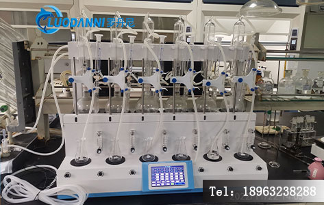 LD-6ZY二氧化硫残留量测定仪工作状态,显示屏亮起,多联烧瓶同时蒸馏,操作台干净整洁
