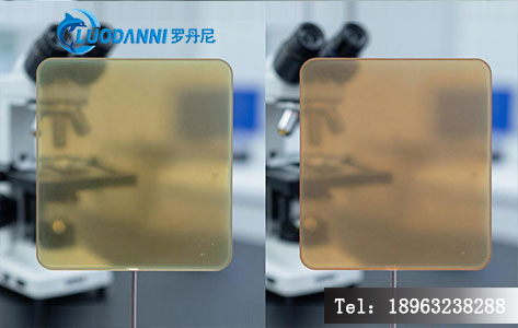 经UV230清洗前后,硅片表面涂胶效果的光学显微镜对比图,左图有明显针孔,右图均匀平整