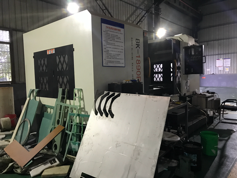 从事车、铣、磨、数控加工应该报哪些专业？