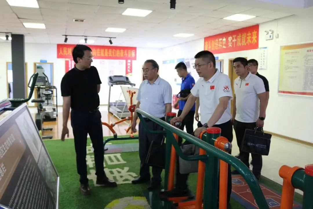 广西体育高等专科学校领导一行赴湖南巨人体育科技有限企业共商校企合作