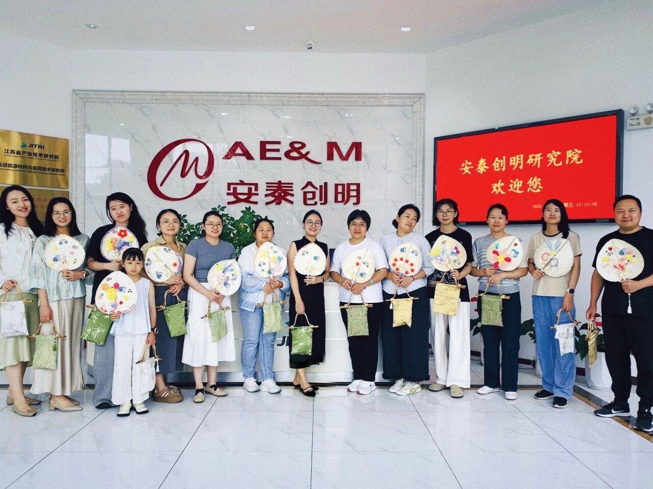 921fe4907a0d617cd75922d6aa9d5667