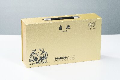 尚校酒