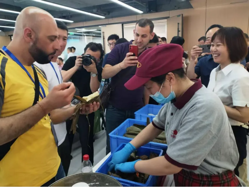 金德利食品亮相2025“一带一路”国家工商界济南峰会