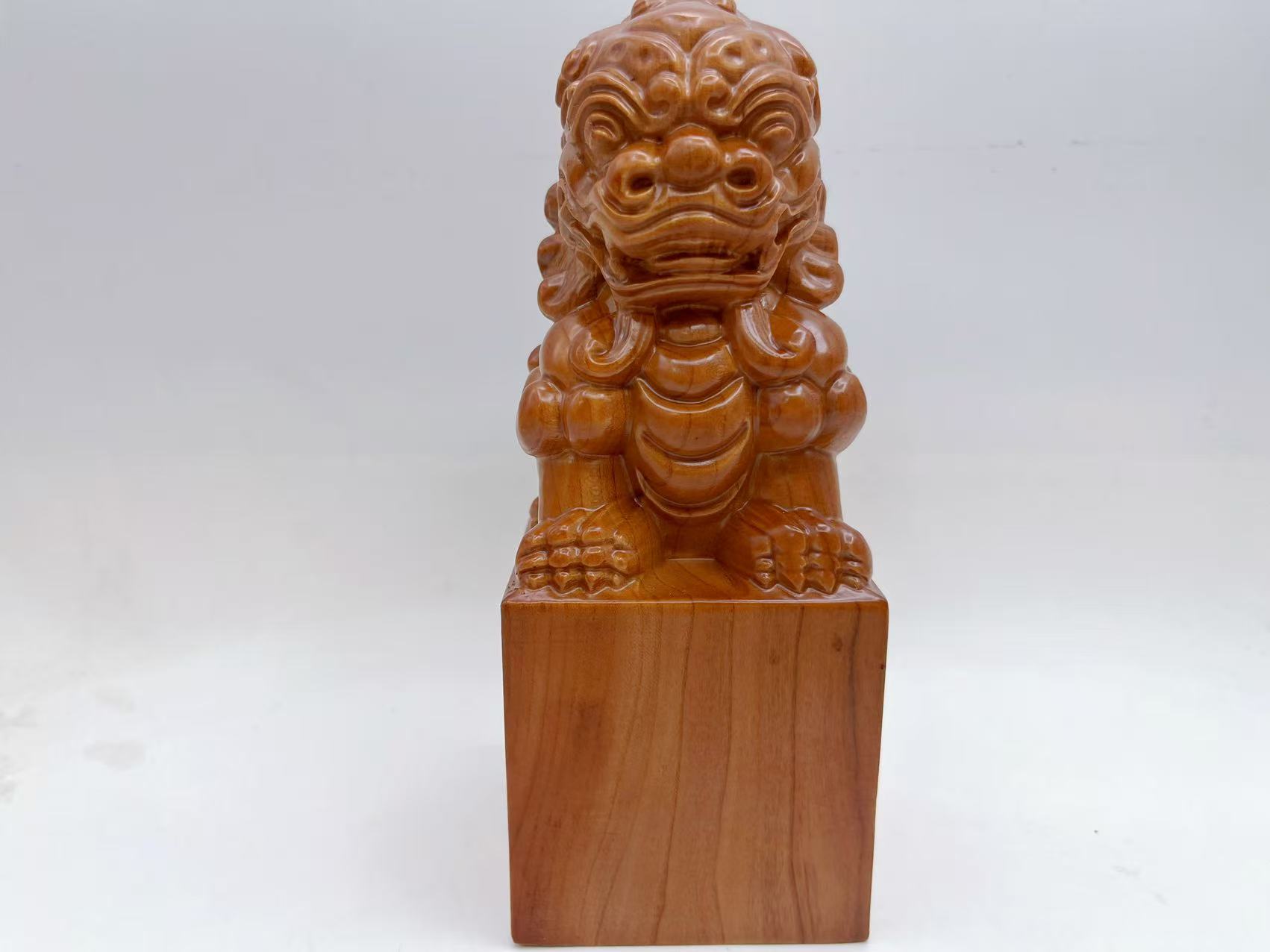 泰山桃木王出品的桃木狮子印摆件展示
