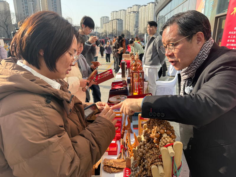 泰山桃木王亮相山东放心消费齐鲁行