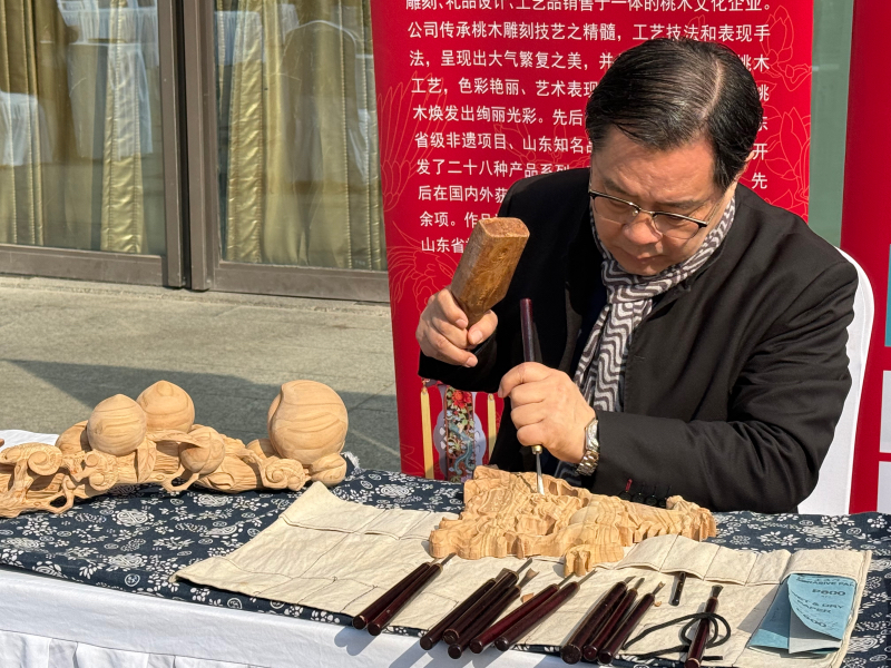 泰山桃木王亮相山东放心消费齐鲁行