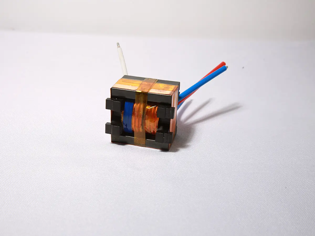 Leaded main transformer