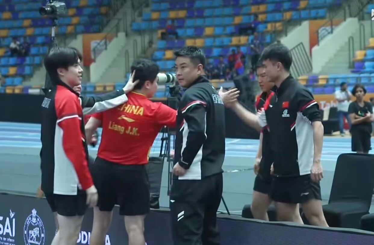 1093E5ED11EEC53D4F1ADA5BDE9E1F90