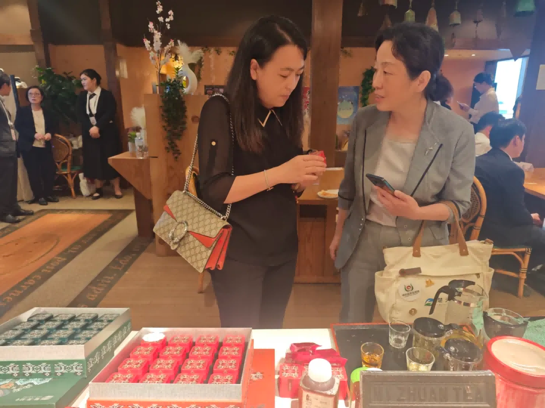 【 Group News 】 The exotic scenery of mountains and rivers is full of tea fragrance | Hubei Tea Industry Group debuts at the China Pavilion Hubei Activity Week