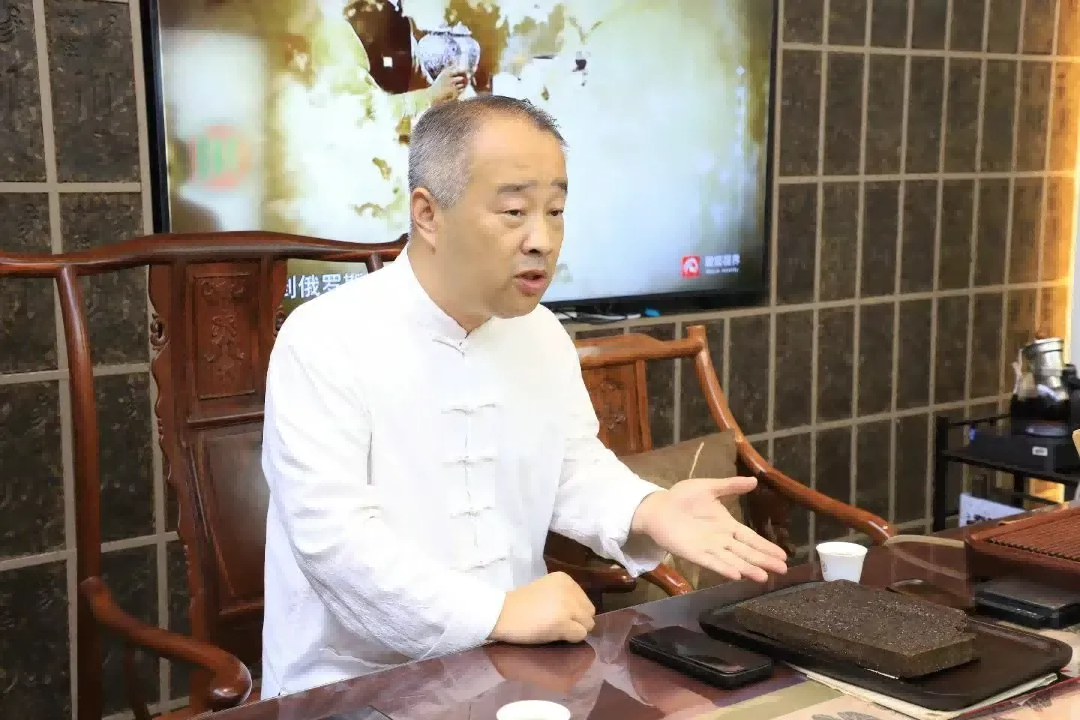 【 Member Company News 】 A delegation from the Russian Academy of Sciences visited the Wuhan branch of Zhao Liqiao Tea Factory to exchange intangible cultural he