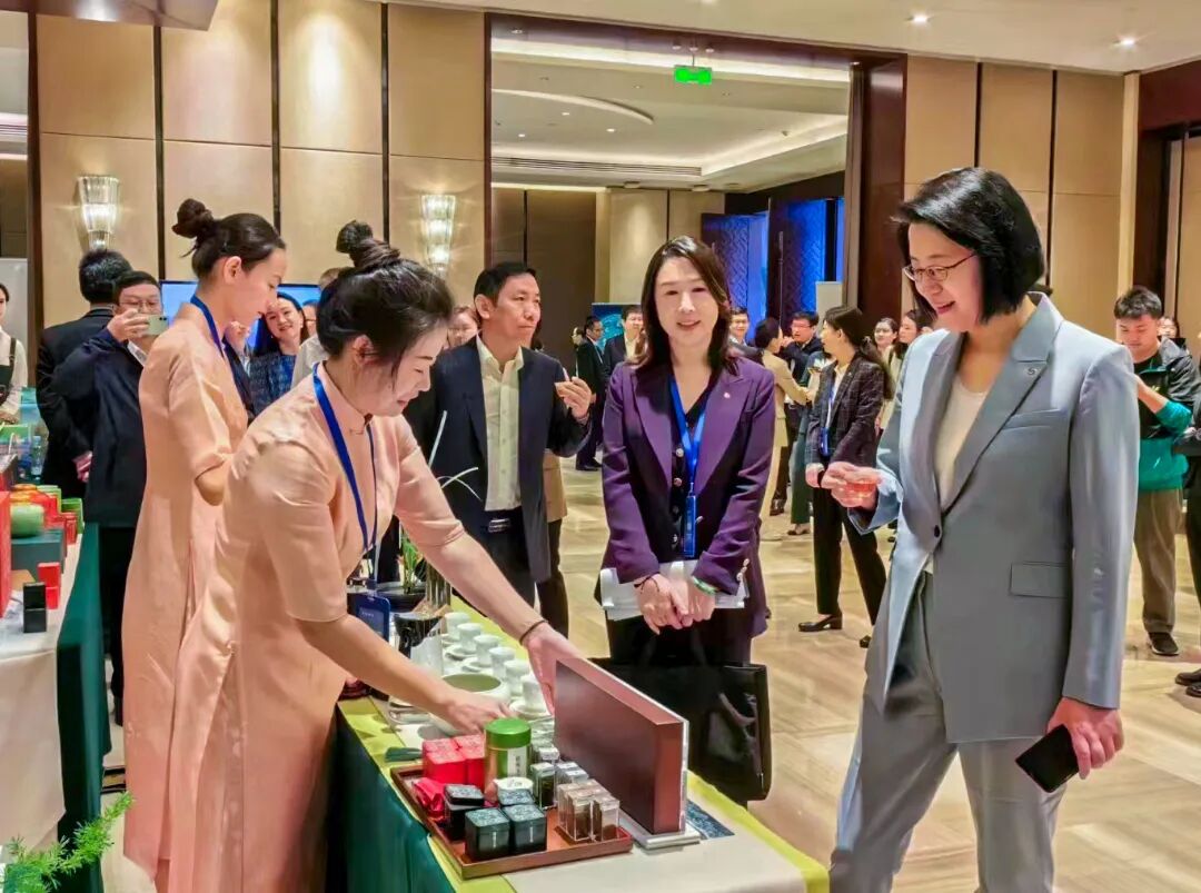 【 Group News 】 Hubei Tea Industry Group participates in the "Jingpin Going Global" Hubei Agricultural Products and Advantageous Industries Theme Activity at the