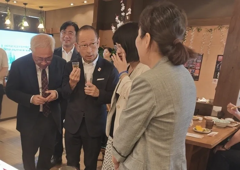 【 Group News 】 The exotic scenery of mountains and rivers is full of tea fragrance | Hubei Tea Industry Group debuts at the China Pavilion Hubei Activity Week