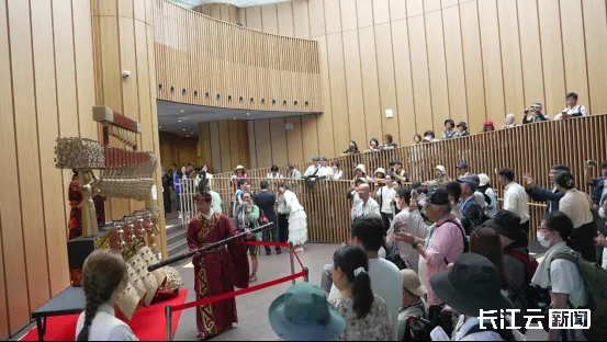 【 Group News 】 The exotic scenery of mountains and rivers is full of tea fragrance | Hubei Tea Industry Group debuts at the China Pavilion Hubei Activity Week