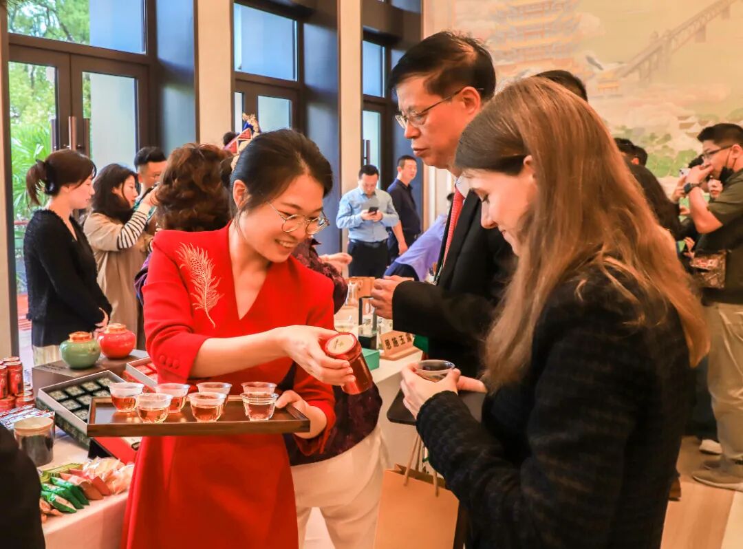 【 Group News 】 Hubei Tea Industry Group Debuts at the 7th China Russia Mongolia Tourism Ministers' Meeting and the "Ten Thousand Miles Tea Ceremony" Cultural To
