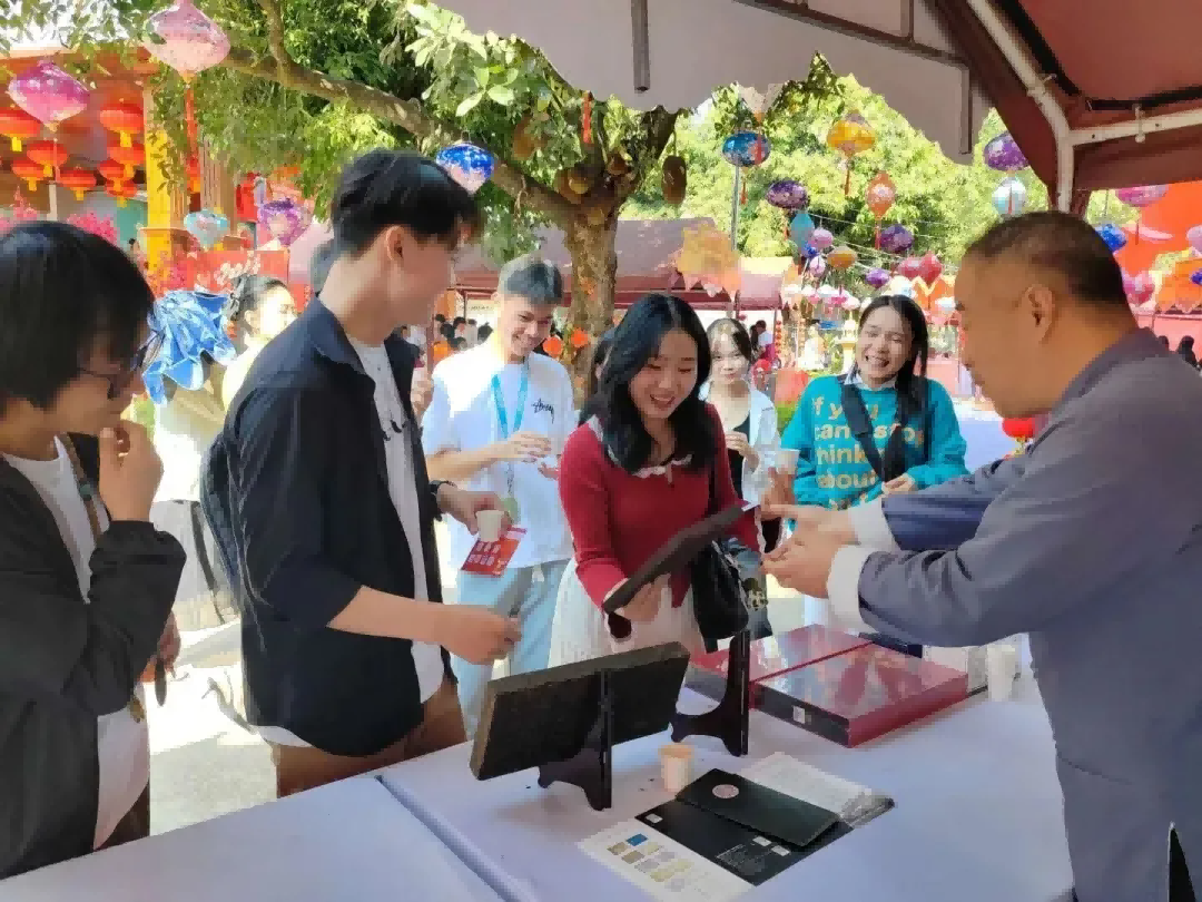 【 Group News 】 Celebrating the New Year with Intangible Cultural Heritage | Hubei Tea Industry Group Debuts at Domestic and Foreign Intangible Cultural Heritage
