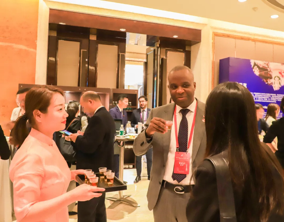 【 Group News 】Hubei Tea Industry Group Debuts at the China Hubei Latin American and Caribbean Countries Economic and Trade Cooperation Exchange Conference