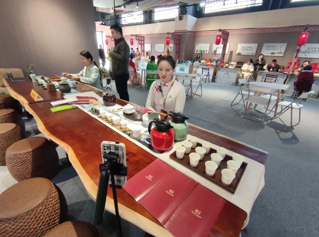 【Group Dynamics】 Hubei Tea Industry Group participated in the development of Chibi black brick tea industry under the "the Belt and Road" Initiative in 2021