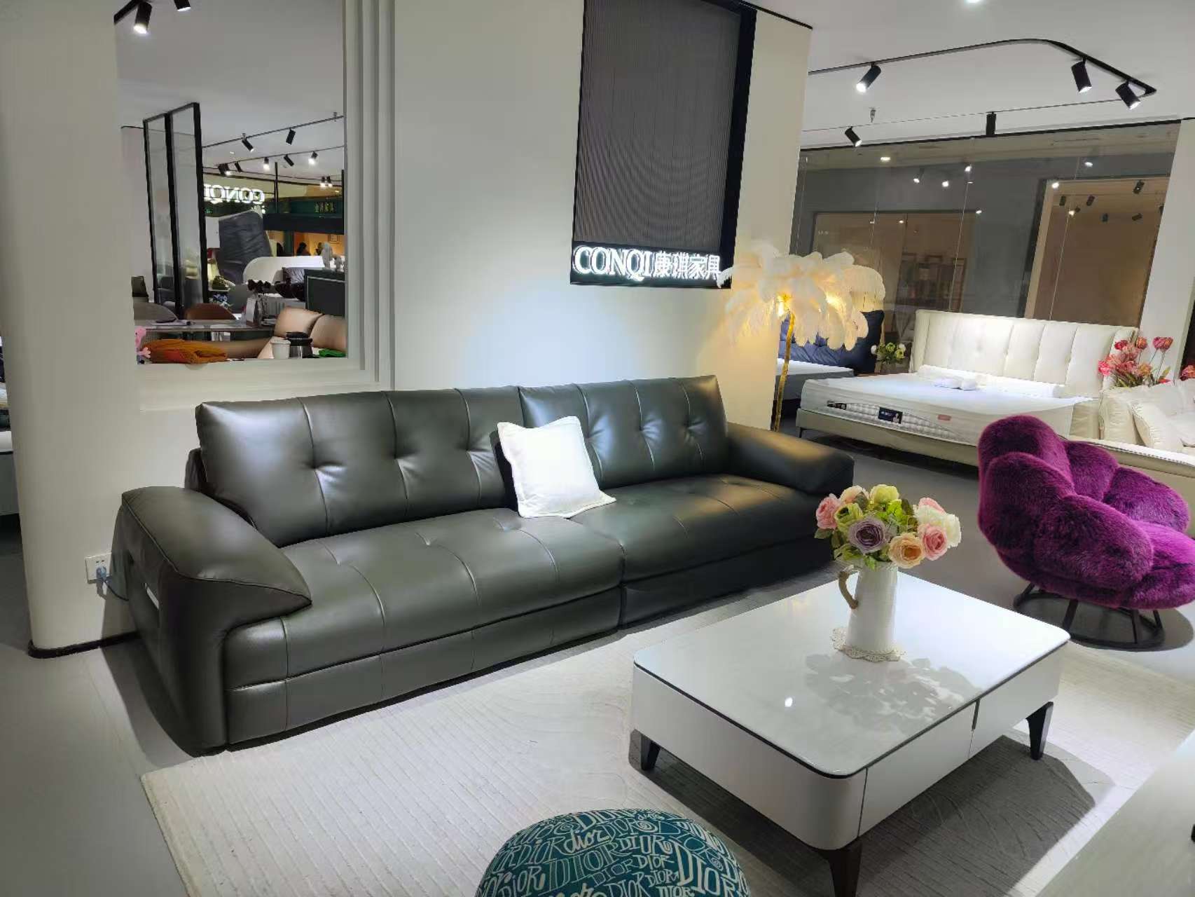 沙发日常清洁：细节守护延长寿命