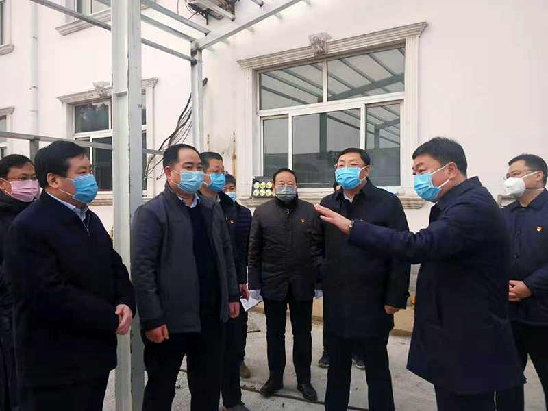 鹤壁市市委书记马富国到负压隔离病房4