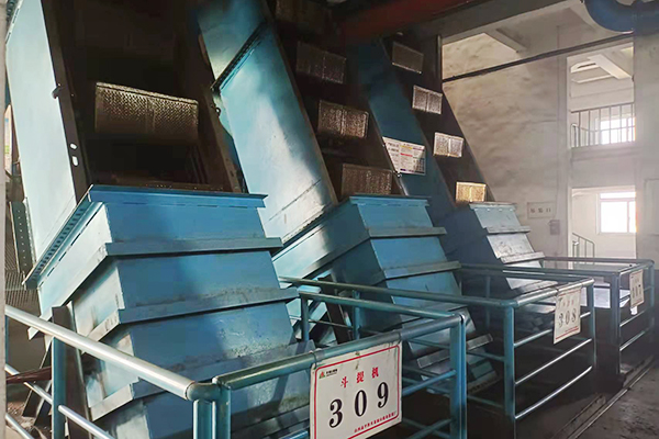 山西高平科兴龙顶山煤业有限公司洗煤厂设备安装工程斗提机安装2