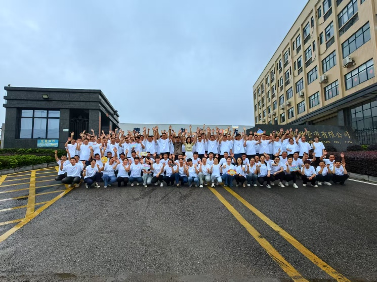 风雨同舟十五载 新世腾飞正当时-3