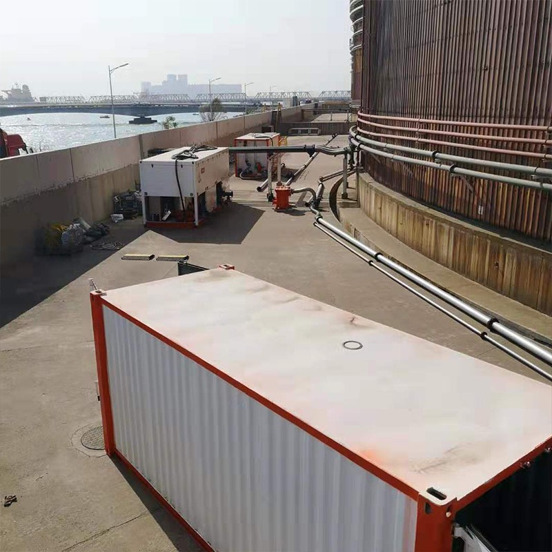 51bb8a62817f685538092177d384680c