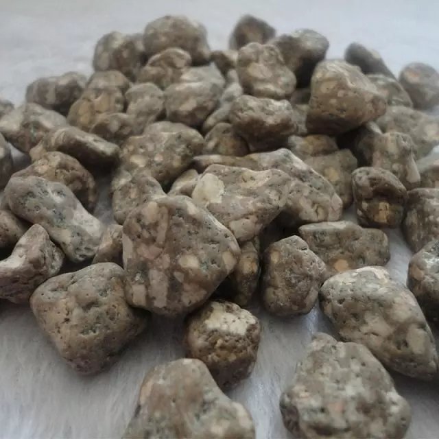 麦饭石