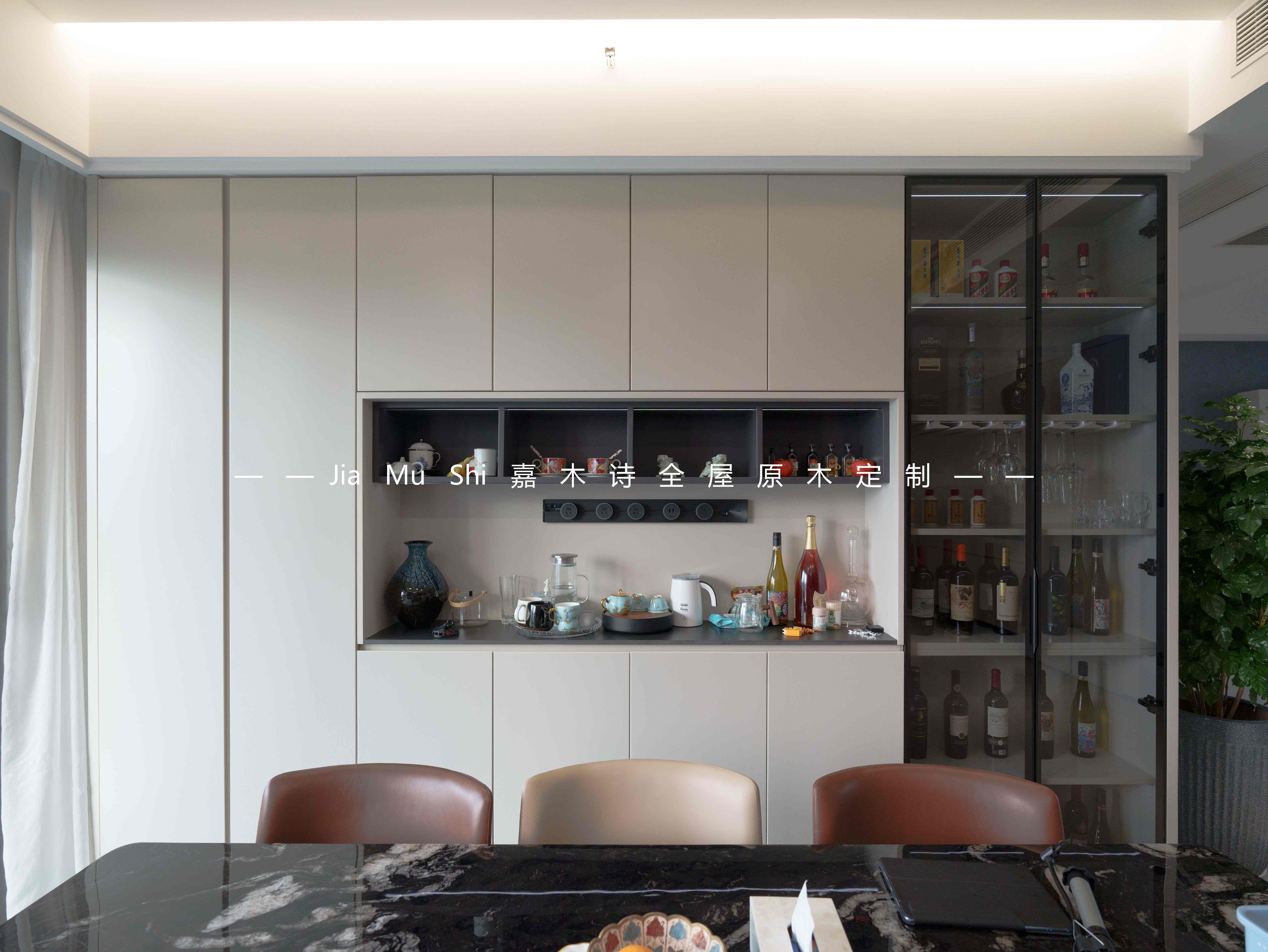 深圳原木家具定制客厅现代简约风实木餐边柜