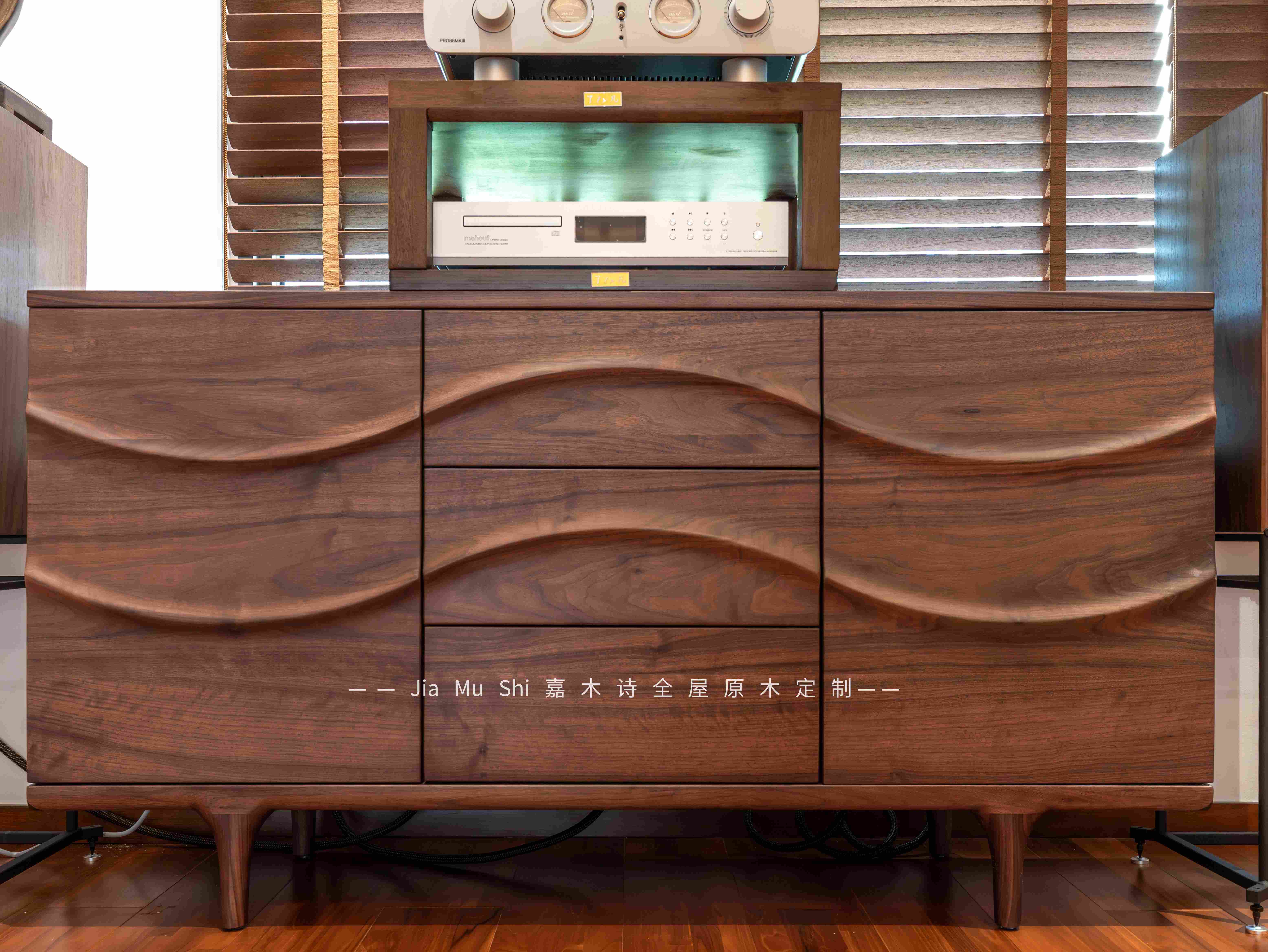 嘉木诗实木定制：深圳中古风家居的质感回响