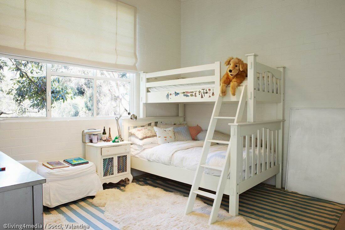 高颜值简欧实木卧室定制系列 白色实木床头柜 美观舒适实木高低床