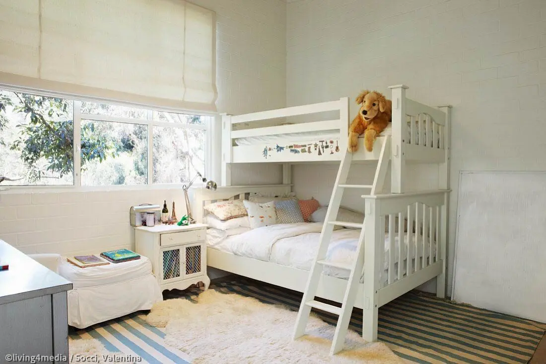 高颜值简欧实木卧室定制系列 白色实木床头柜 美观舒适实木高低床