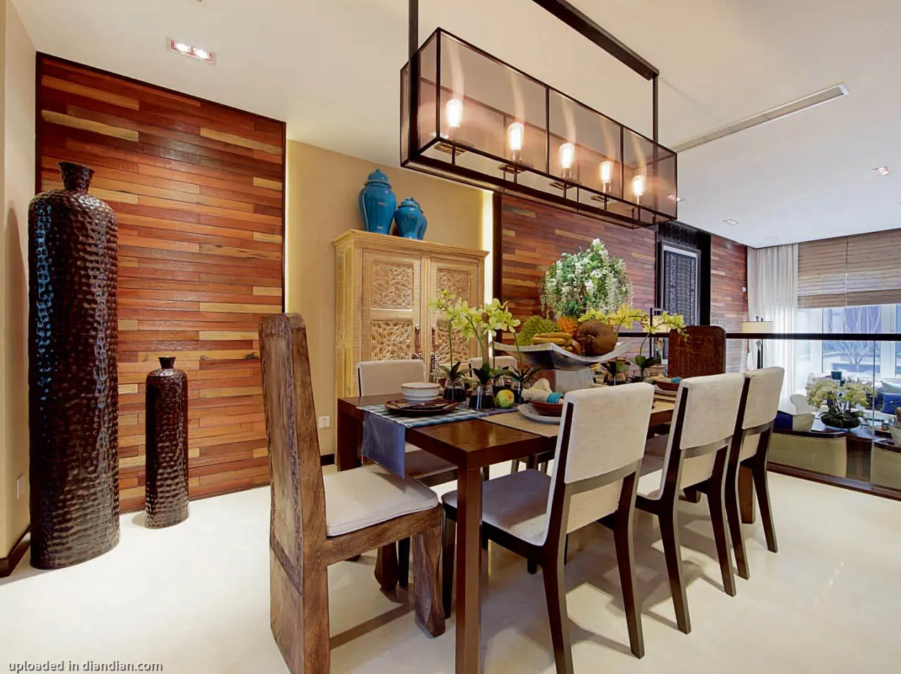 端庄中式实木家具 复古实木餐桌椅组合 雕花实木装饰柜