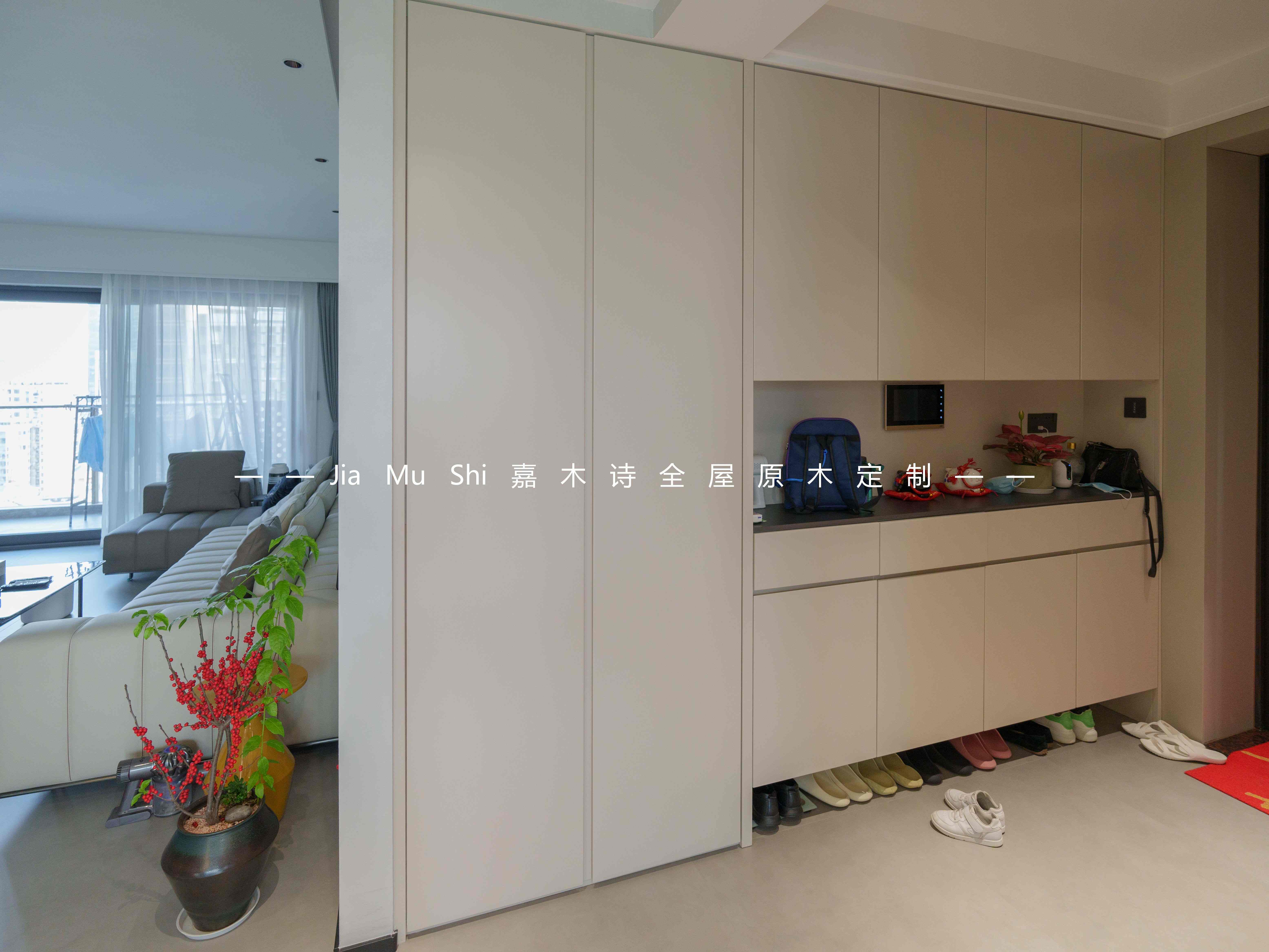 现代简约风原木鞋柜定制