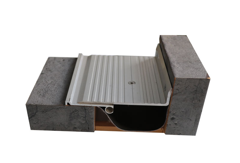 发布时间 : 2022-07-05立即咨询详细介绍地面变形缝的槽口施工可以用