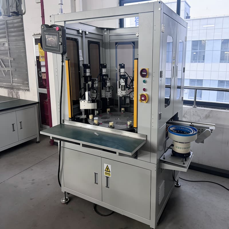 GU10 铜脚旋铆机