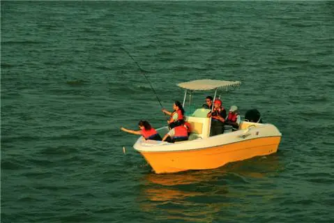 湖南洣水教你如何选购一艘称心如意的钓鱼艇