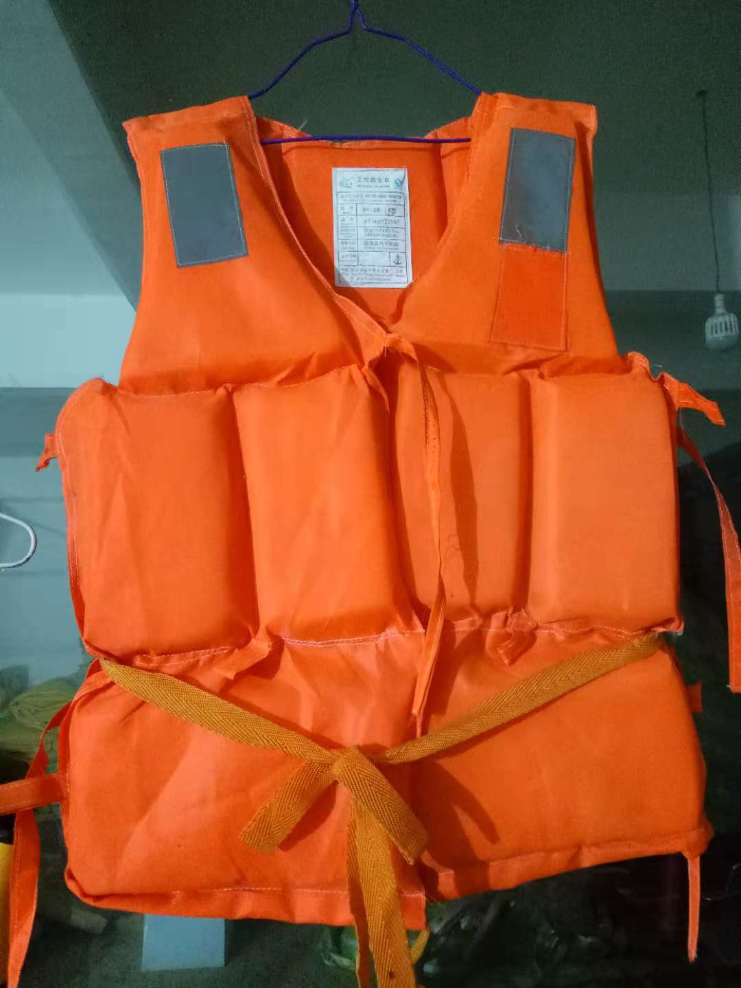 湖南漂流船厂家认为有了救生衣也不是百分百安全的！