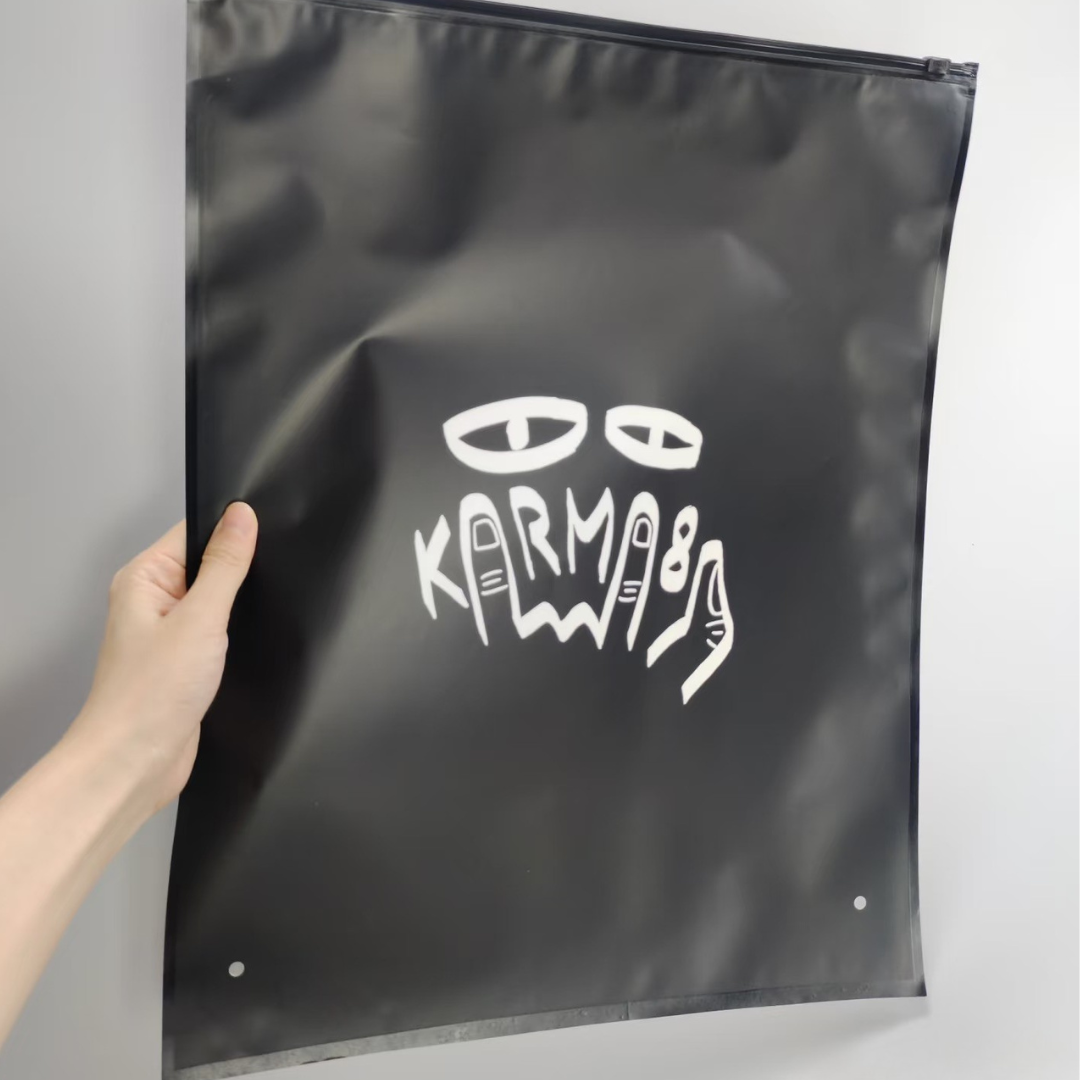 批发透明服装拉链袋 可重复使用服装包装袋 定制品牌图案 OEM 源头厂家Wholesale Printed Garment Packaging Bag, Clear Zipper Bag, Custom Brand Logo, Reusable Apparel Bag Manufacturer OEM Supply