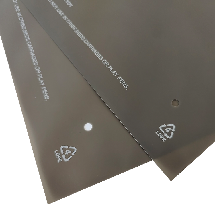 黑色 CPE 滑块拉链磨砂塑料袋 珠宝饰品专用 可定制印刷 LOGOBlack CPE Matte Plastic Zipper Bag with Slider Lock, Custom Printed Logo Pouch for Jewelry