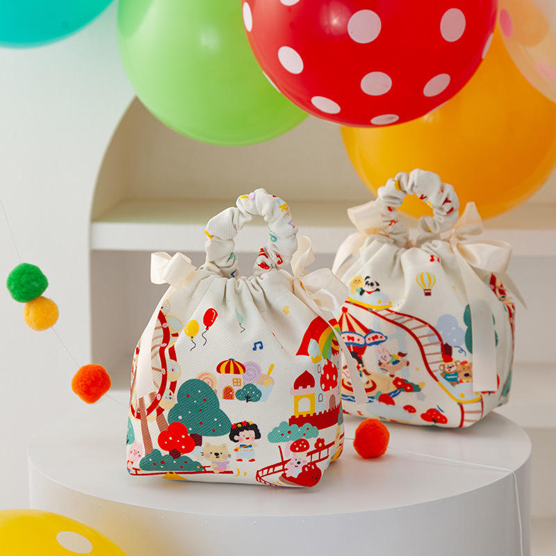 幼儿园儿童生日 & 儿童节卡通印花透明便携零食礼品袋Transparent Portable Cartoon Printed Snack Gift Bags for Kindergarten Kids' Birthdays & Children’s Day, School Use