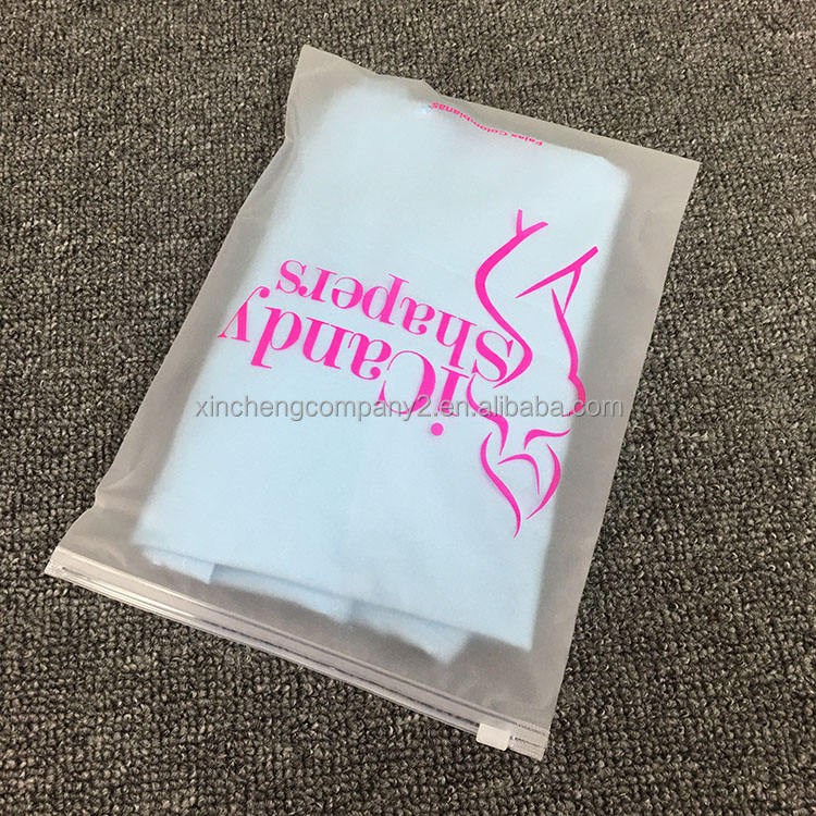 可重复密封磨砂 PE 拉链袋｜服装皮草包装袋Reclosable Recyclable PE Zipper Bags, Matte Frosted Custom Zipper Pouches for Garment & Fur Packaging