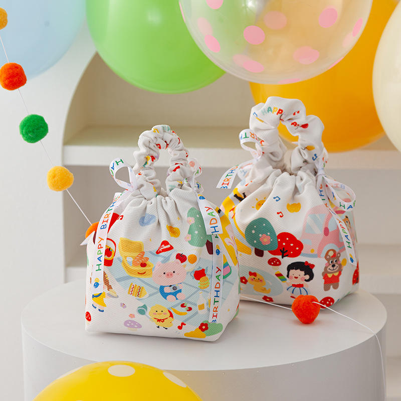 幼儿园儿童生日 & 儿童节卡通印花透明便携零食礼品袋Transparent Portable Cartoon Printed Snack Gift Bags for Kindergarten Kids' Birthdays & Children’s Day, School Use