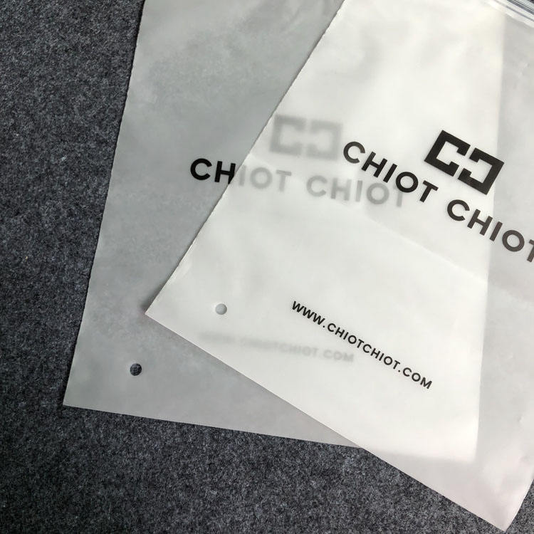 个性化磨砂拉链服装包装袋Custom Matte Zipper Plastic Clothing Packaging Bags