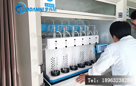 高校化学实验室使用智能一体化蒸馏仪批量处理样品场景