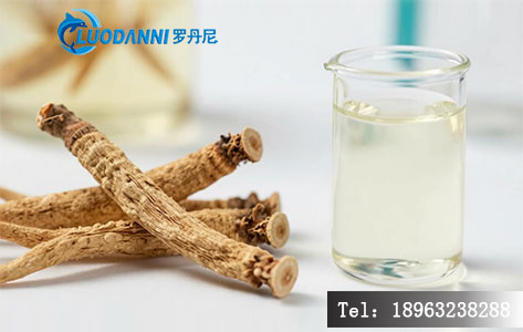 三七药材与提取液对比图 / 传统提取装置实景图