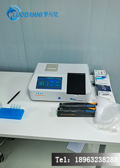 便携式发光细菌毒性检测仪现场操作图 - 水质综合毒性分析仪