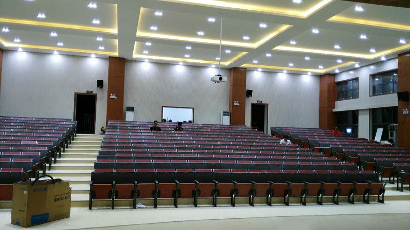 深大师范大学某附属学校报告厅