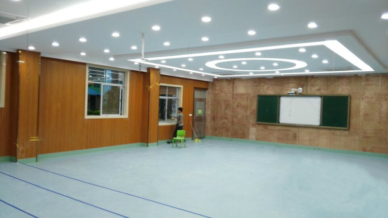 龙城小学报告厅
