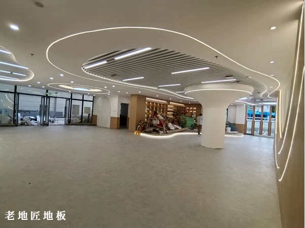 厅4
