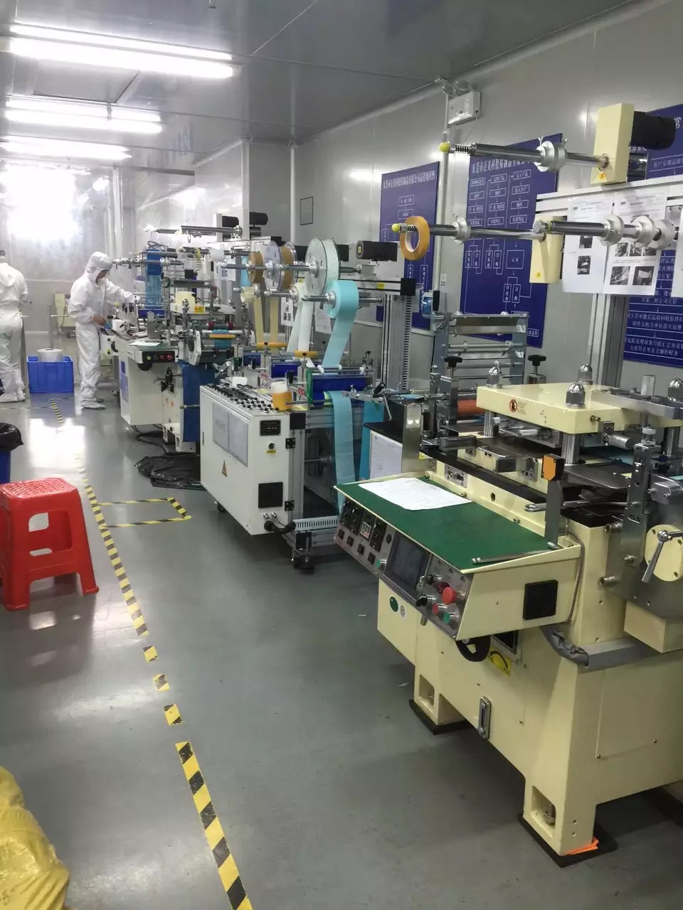 精密模切公差怎么做到±0.05mm？圆刀平刀工艺、复合排废与离型纸搭配，德弘润电子—精密模切实拍图2